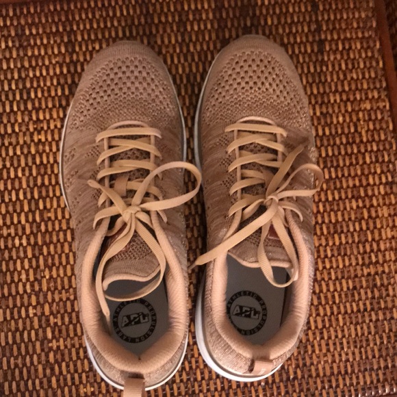 lululemon rose gold shoes